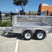 8 min 1 Box Trailers